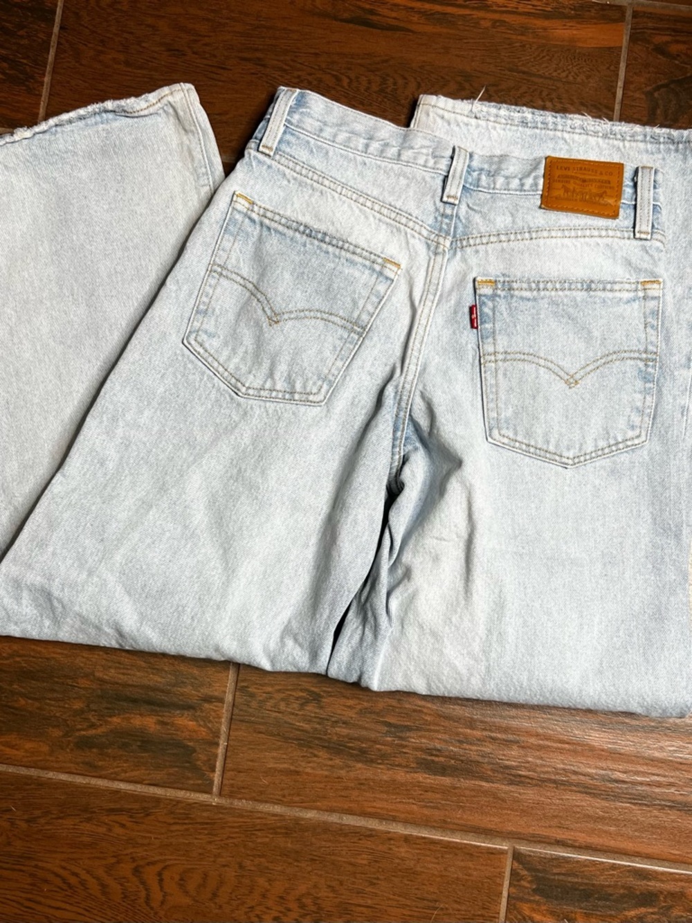 Levi’s Premium XL Straight Distressed Light Wash Wide Leg Denim Jeans - Picture 5 of 7